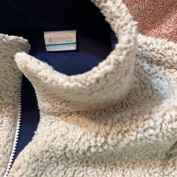 columbia fuzzy zip up coat!! - Picture 3 of 3